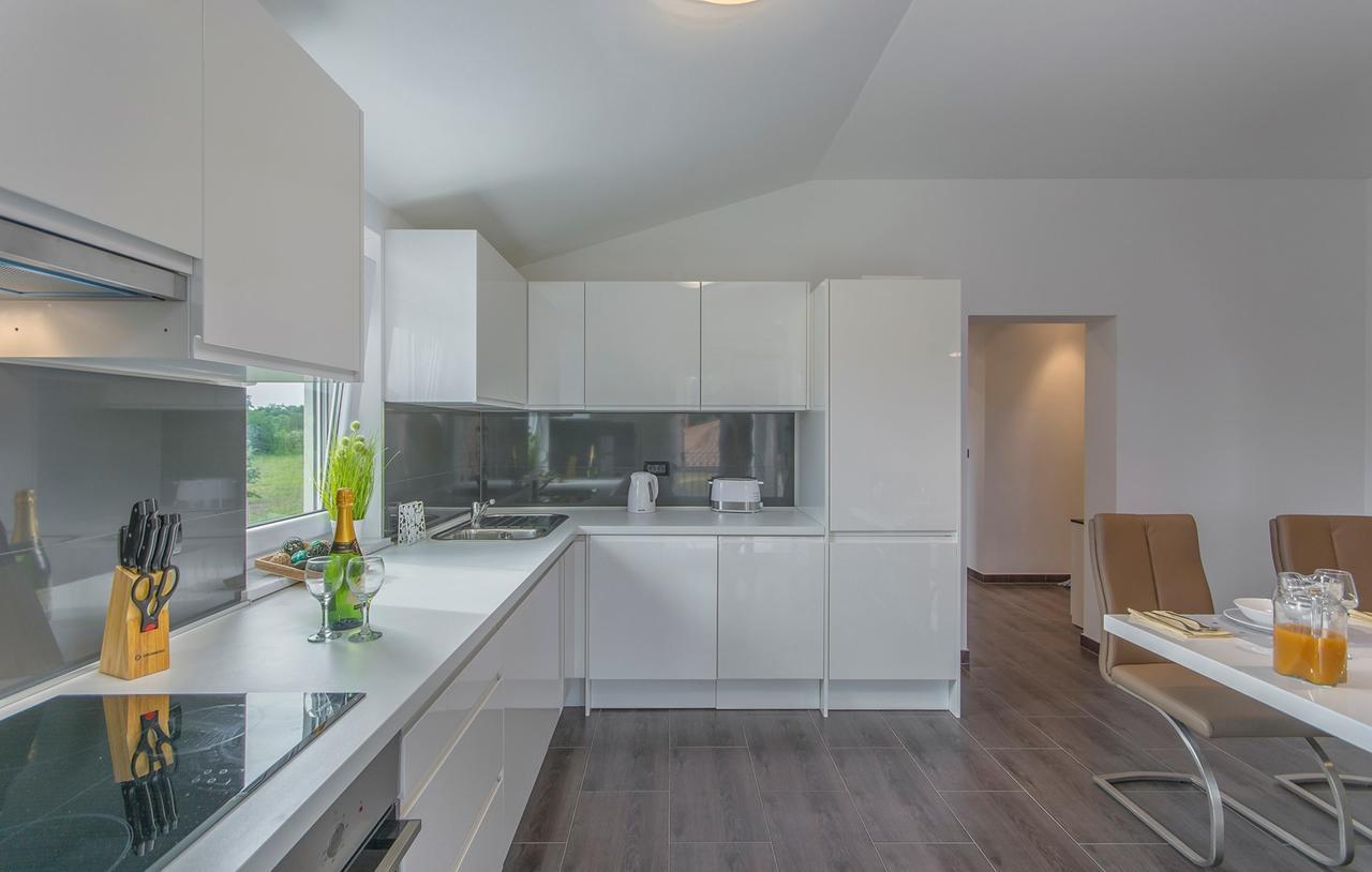 Silver Holiday House Vrvari エクステリア 写真