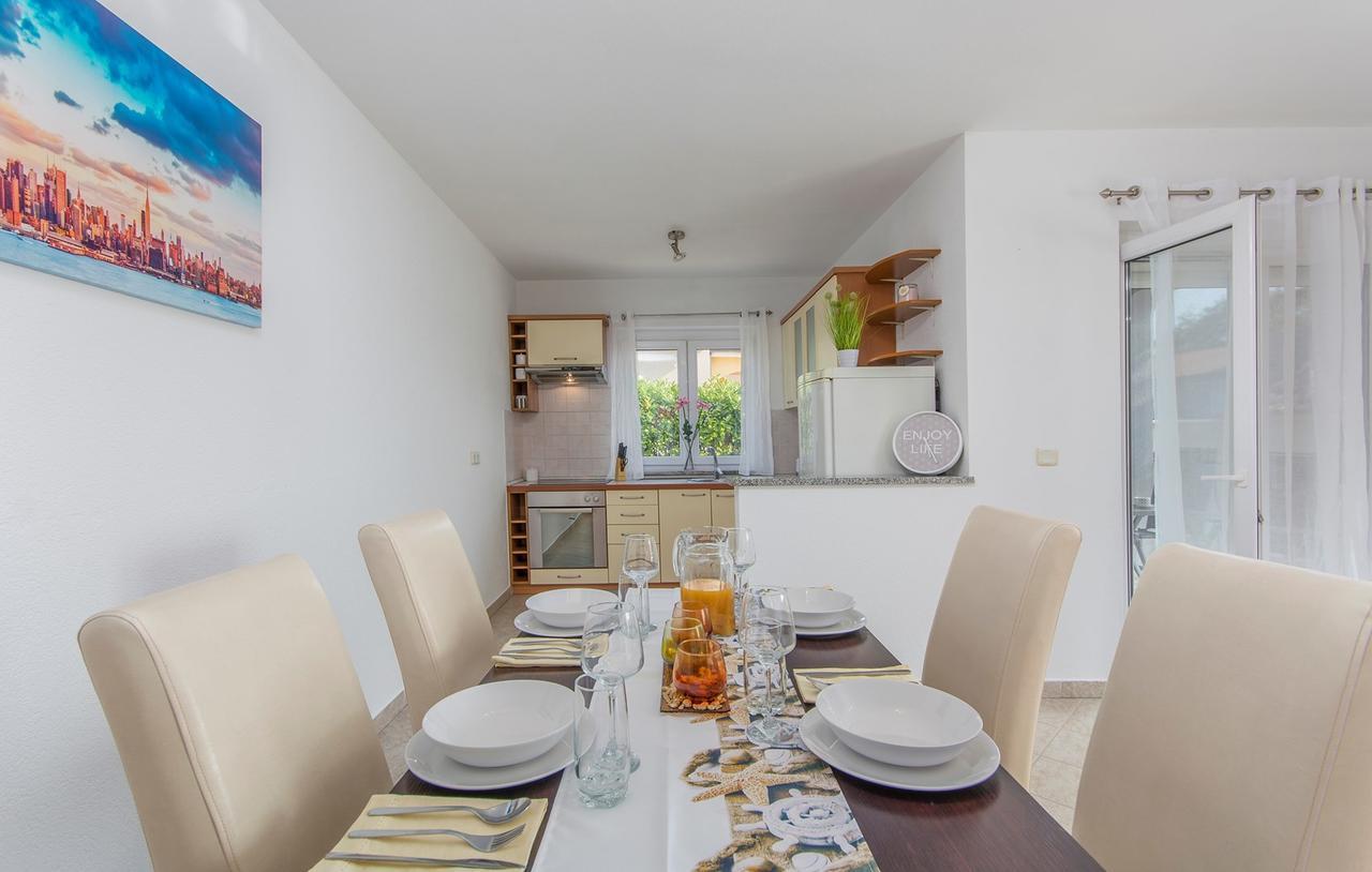 Silver Holiday House Vrvari エクステリア 写真