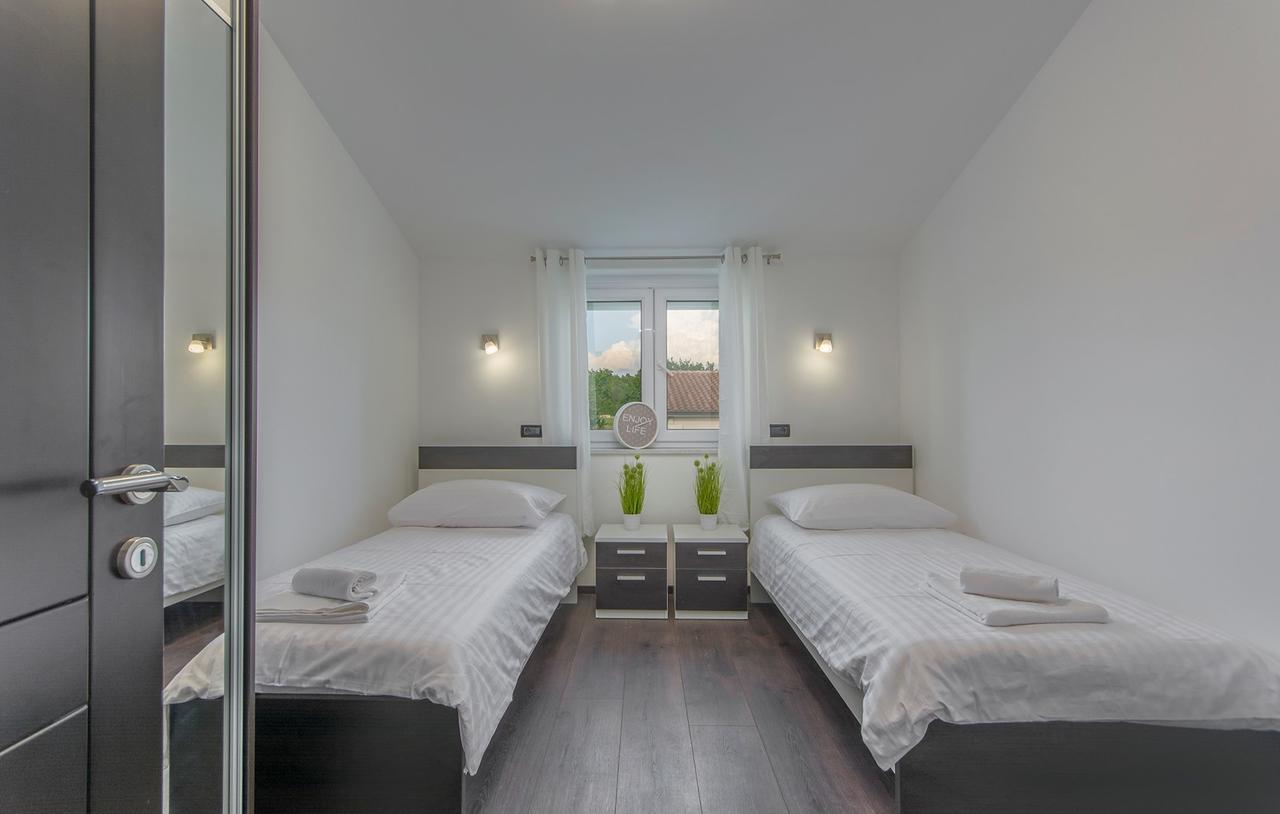 Silver Holiday House Vrvari エクステリア 写真