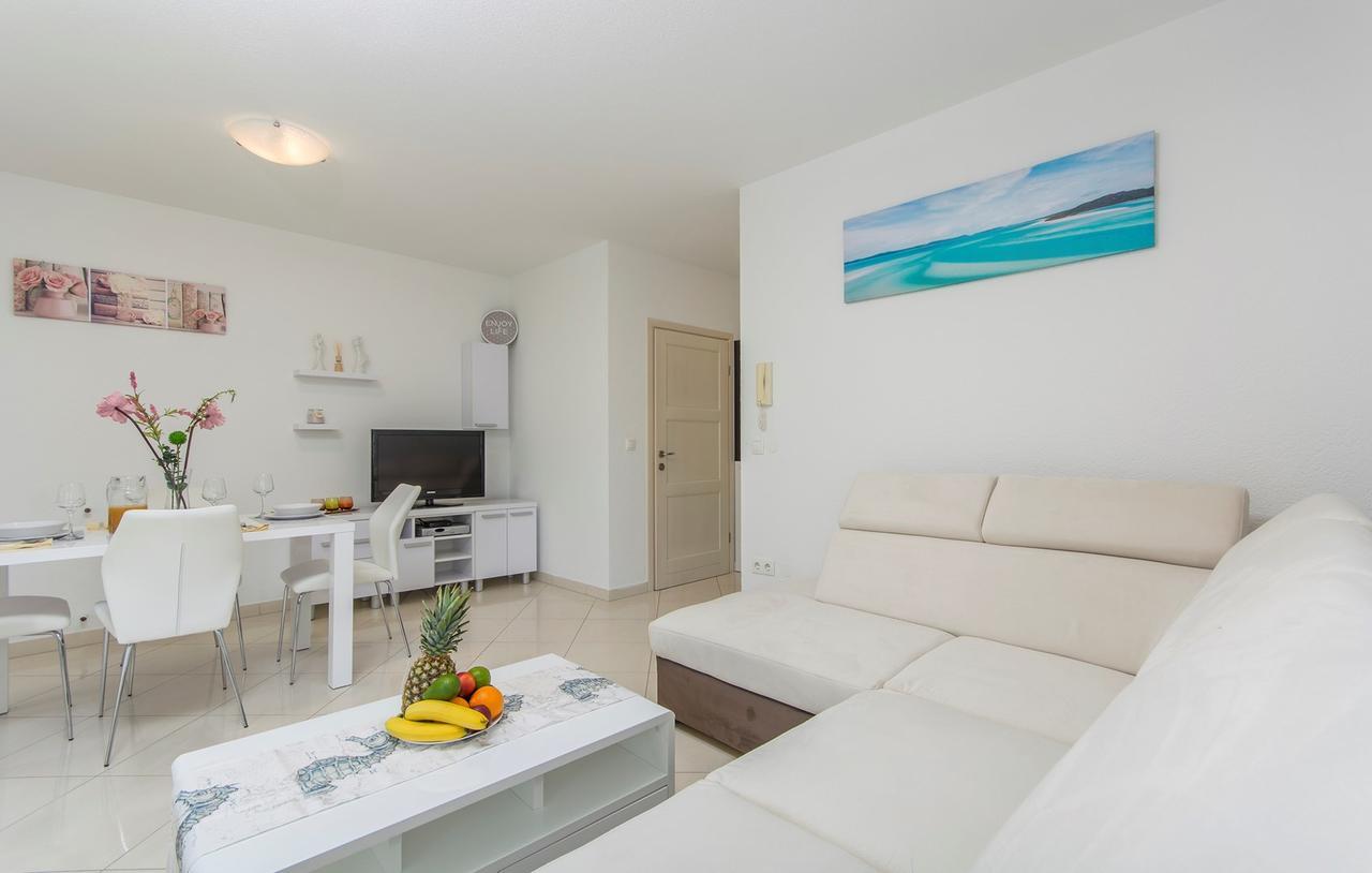 Silver Holiday House Vrvari エクステリア 写真