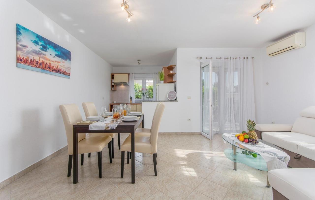 Silver Holiday House Vrvari エクステリア 写真