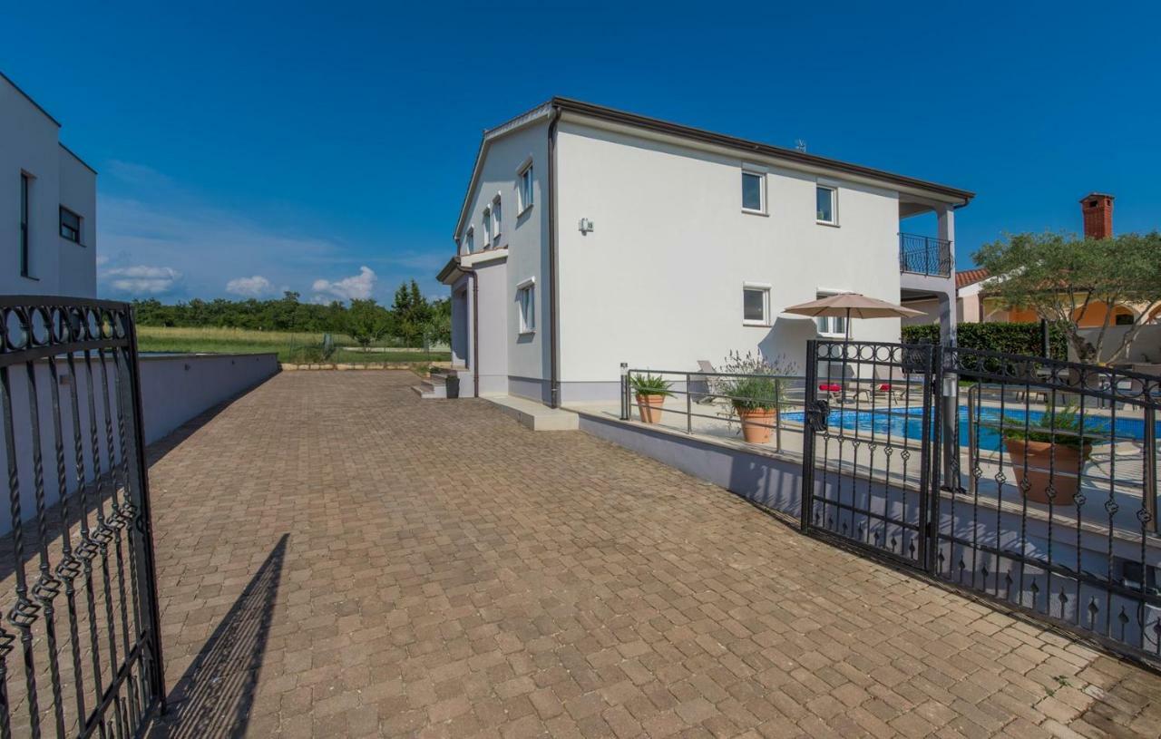 Silver Holiday House Vrvari エクステリア 写真